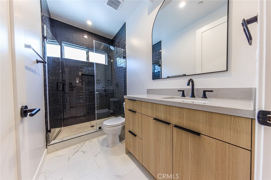 334 North Reno Street, Unit 1/2 Los Angeles, CA 90026 - Photo 32 of 43