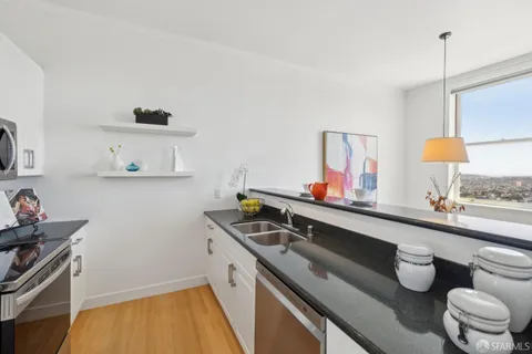 $829,000 | 355 Buena Vista Avenue East, Unit 605W, San Francisco, CA 94117