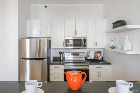 $829,000 | 355 Buena Vista Avenue East, Unit 605W, San Francisco, CA 94117