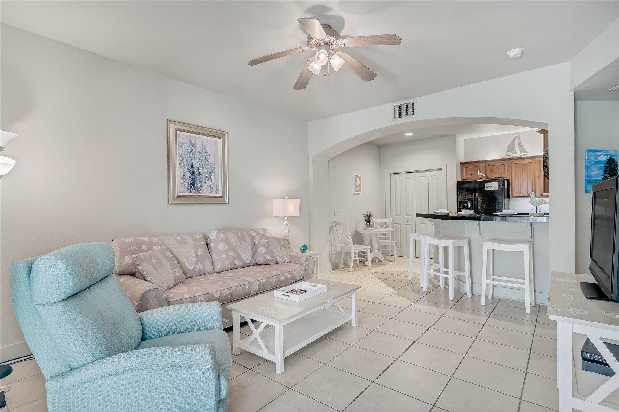 20050 Oak Road East, Unit 1108 Gulf Shores, AL 36542 - Photo 3 of 28 Living Room