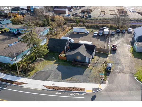 $284,000 | 807 Garibaldi Avenue, Garibaldi, OR 97118