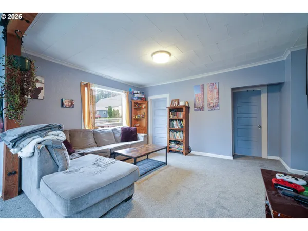 $259,000 | 807 Garibaldi Avenue, Garibaldi, OR 97118