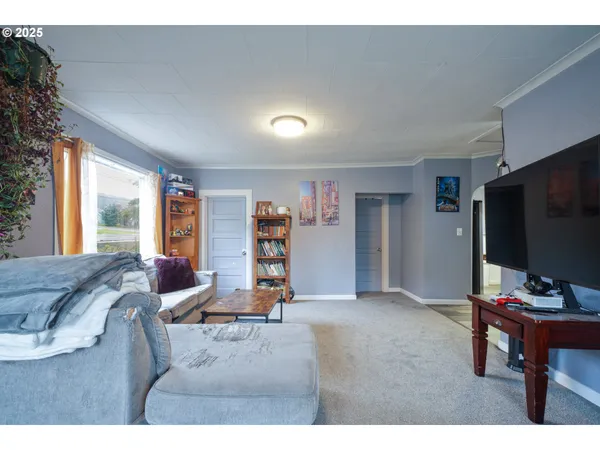 $259,000 | 807 Garibaldi Avenue, Garibaldi, OR 97118