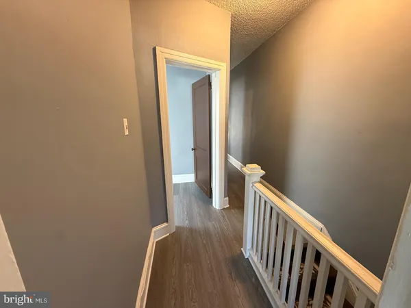 $950 | 5052 Wayne Avenue, Philadelphia, PA 19144