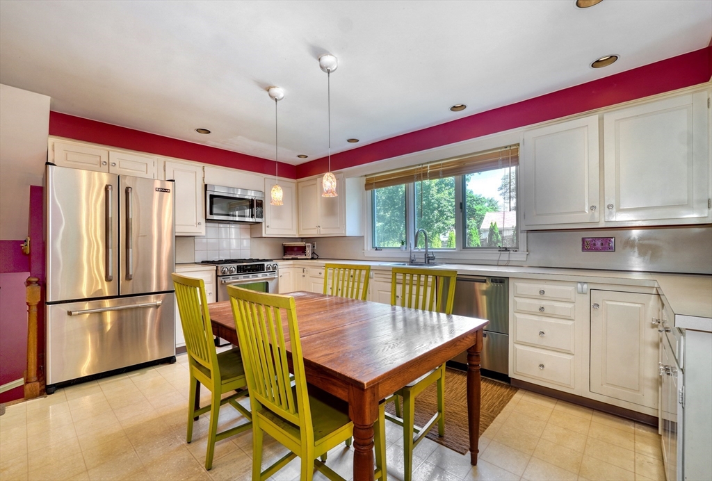 65 Sherburne Road South Lexington, MA 02421 - Photo 6 of 34 Gallery Image 6
