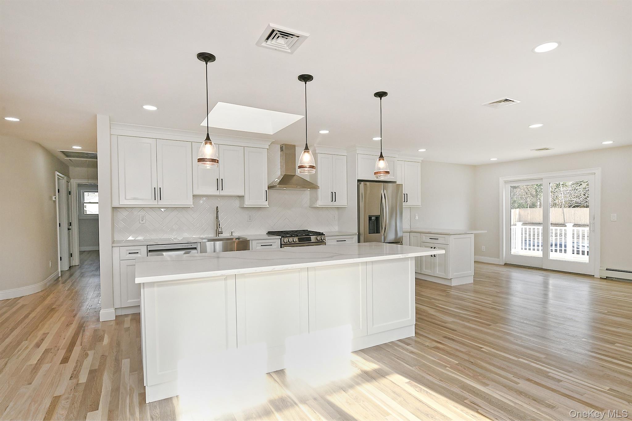 230 Town Line Road Commack, NY 11725 - Photo 13 of 38