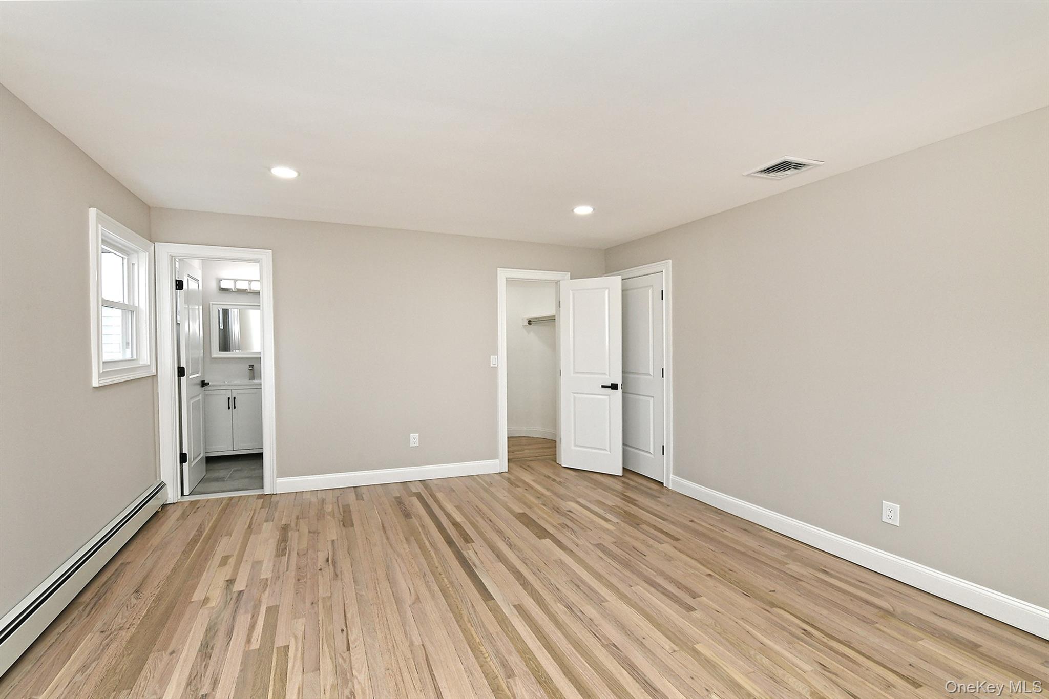 230 Town Line Road Commack, NY 11725 - Photo 15 of 38