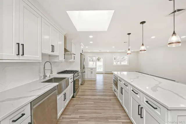 $1,150,000 | 230 Town Line Road, Commack, NY 11725