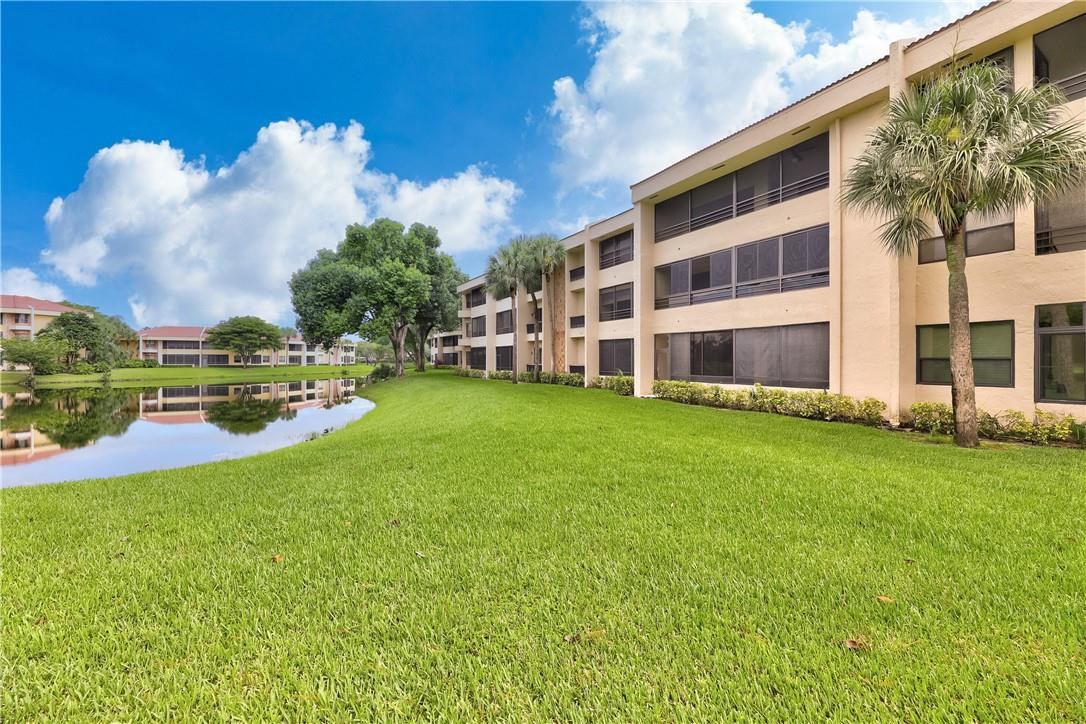 7472 La Paz Boulevard, Unit 204 Boca Raton, FL 33433 - Photo 1 of 25 Photo 1