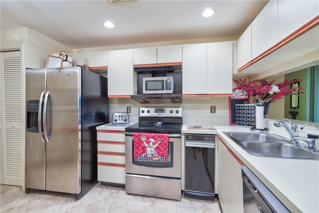 7472 La Paz Boulevard, Unit 204 Boca Raton, FL 33433 - Photo 14 of 25 Photo 14
