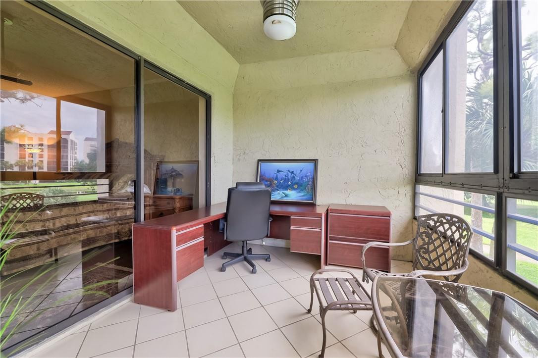 7472 La Paz Boulevard, Unit 204 Boca Raton, FL 33433 - Photo 4 of 25 Photo 4
