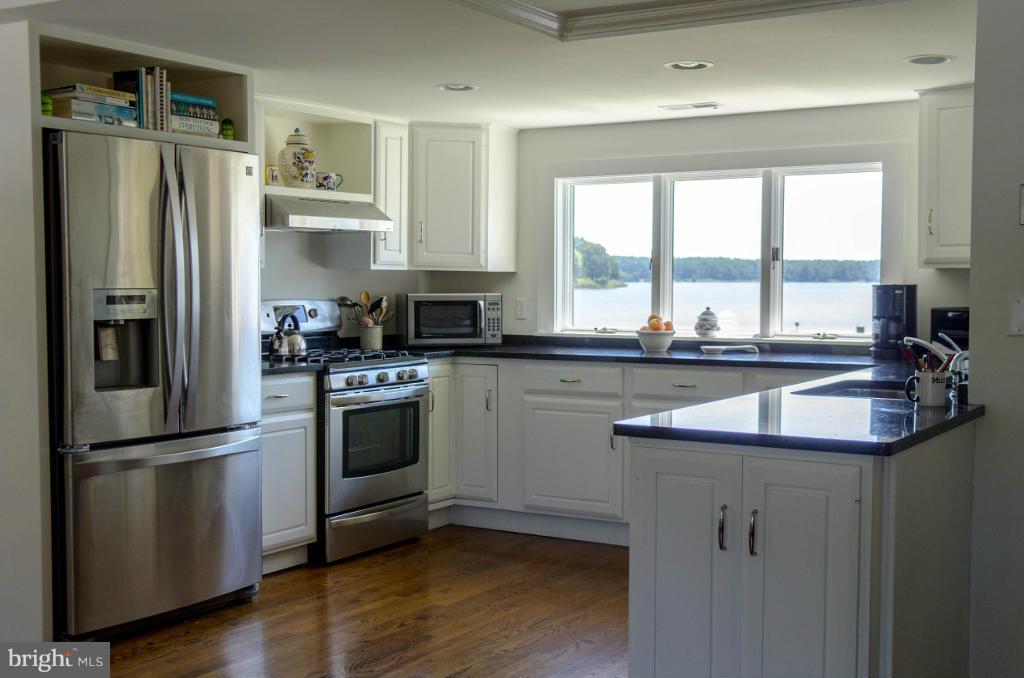 7291 Cooper Point Road Bozman, MD 21612 - Photo 3 of 29 Kitchen