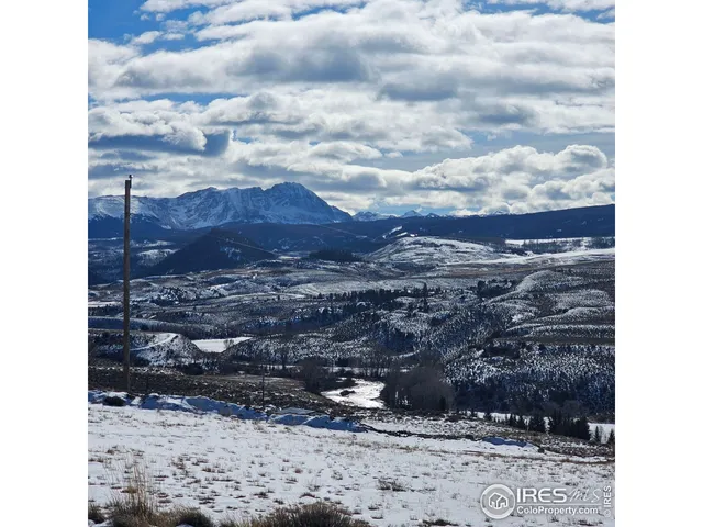 a view of a sky view