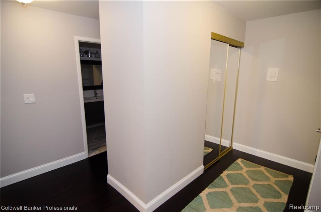 1687 Riverside Drive, Unit 16 Rochester Hills, MI 48309 - Photo 5 of 19