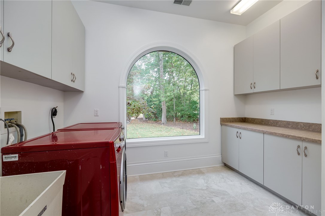1658 West Alex Bell Road Dayton, OH 45459 - Photo 32 of 71 Gallery Image 32