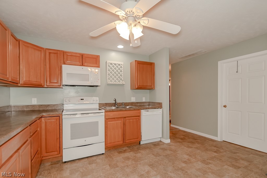 5930 Lake Road West, Unit 1402 Ashtabula, OH 44004 - Photo 9 of 24