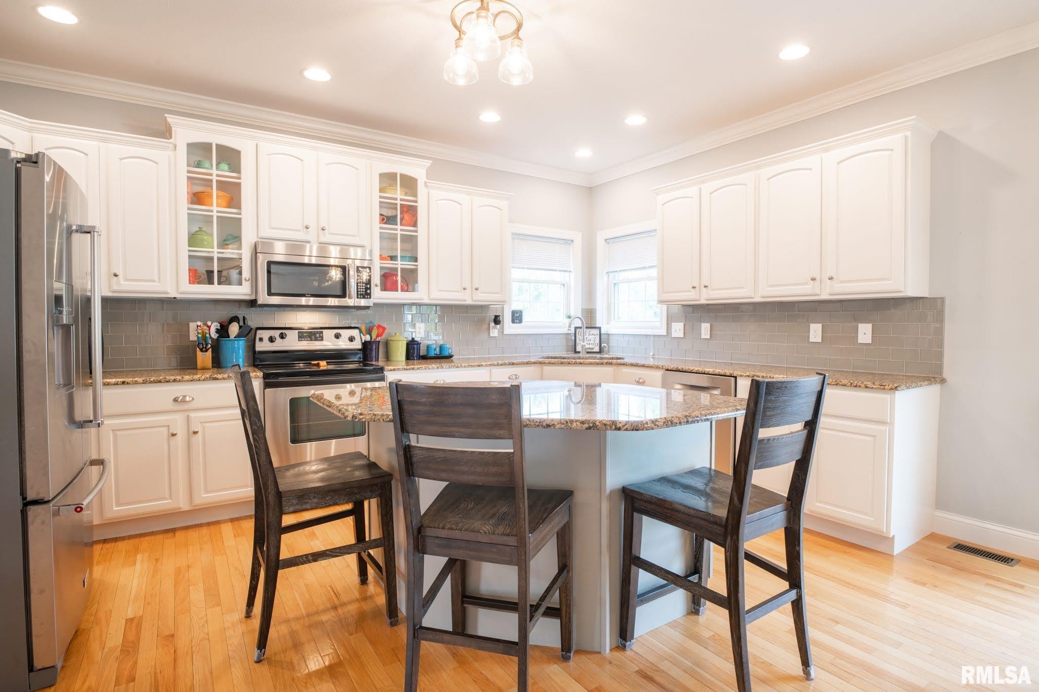 825 Simon Street Washington, IL 61571 - Photo 6 of 50 Gallery Image 6