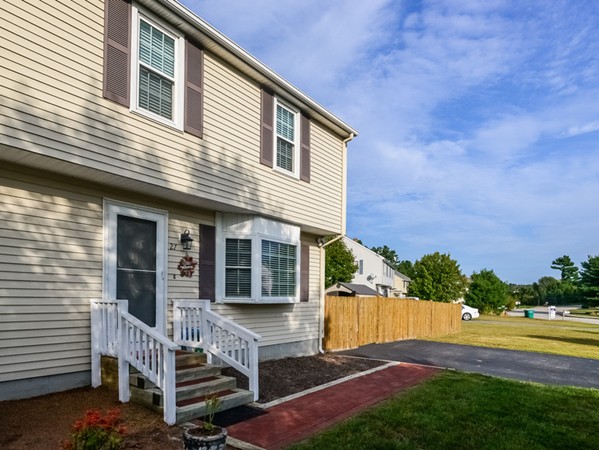 27 Harvest Road, Unit 27 Uxbridge, MA 01569 - Photo 2 of 26 Gallery Image 2