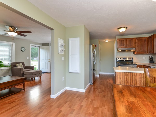 27 Harvest Road, Unit 27 Uxbridge, MA 01569 - Photo 9 of 26 Gallery Image 9