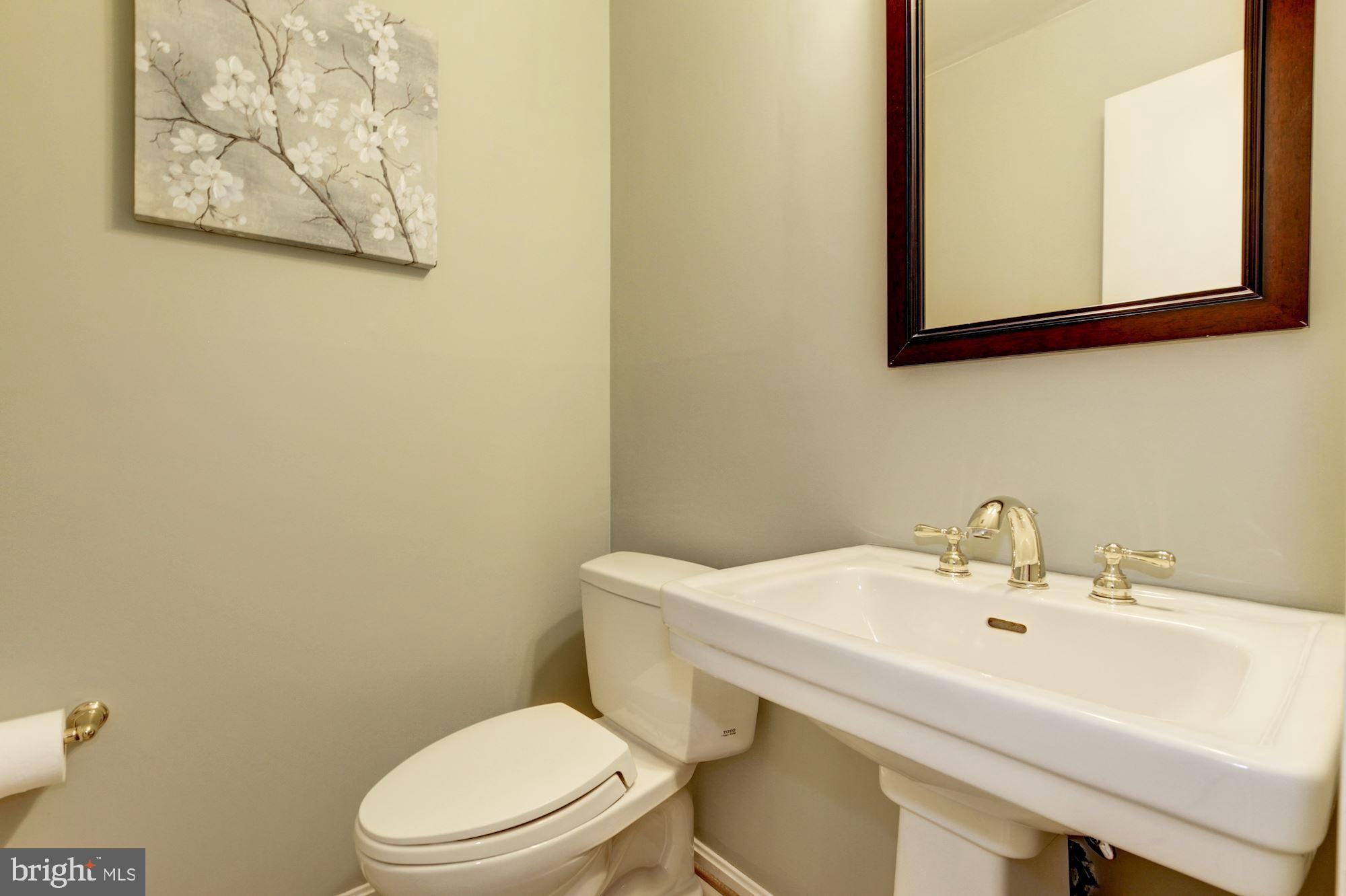 12413 St James Road Rockville, MD 20850 - Photo 18 of 35 Main Level - Half Bath