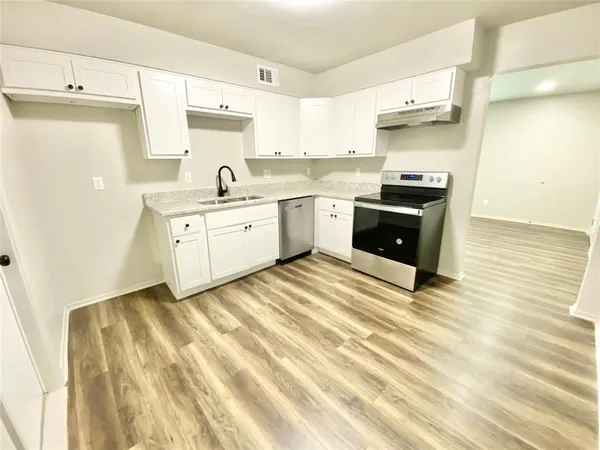 $1,450 | 117 East Sanford Street, Unit B, Arlington, TX 76011