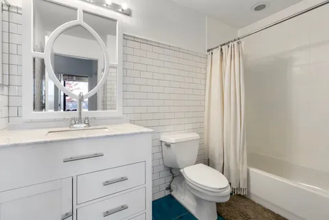 $3,200 | 1001 West 15th Street, Unit 318, Chicago, IL 60608