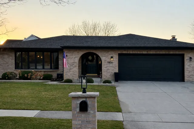 7800 Dorchester Lane, Darien, IL 60561