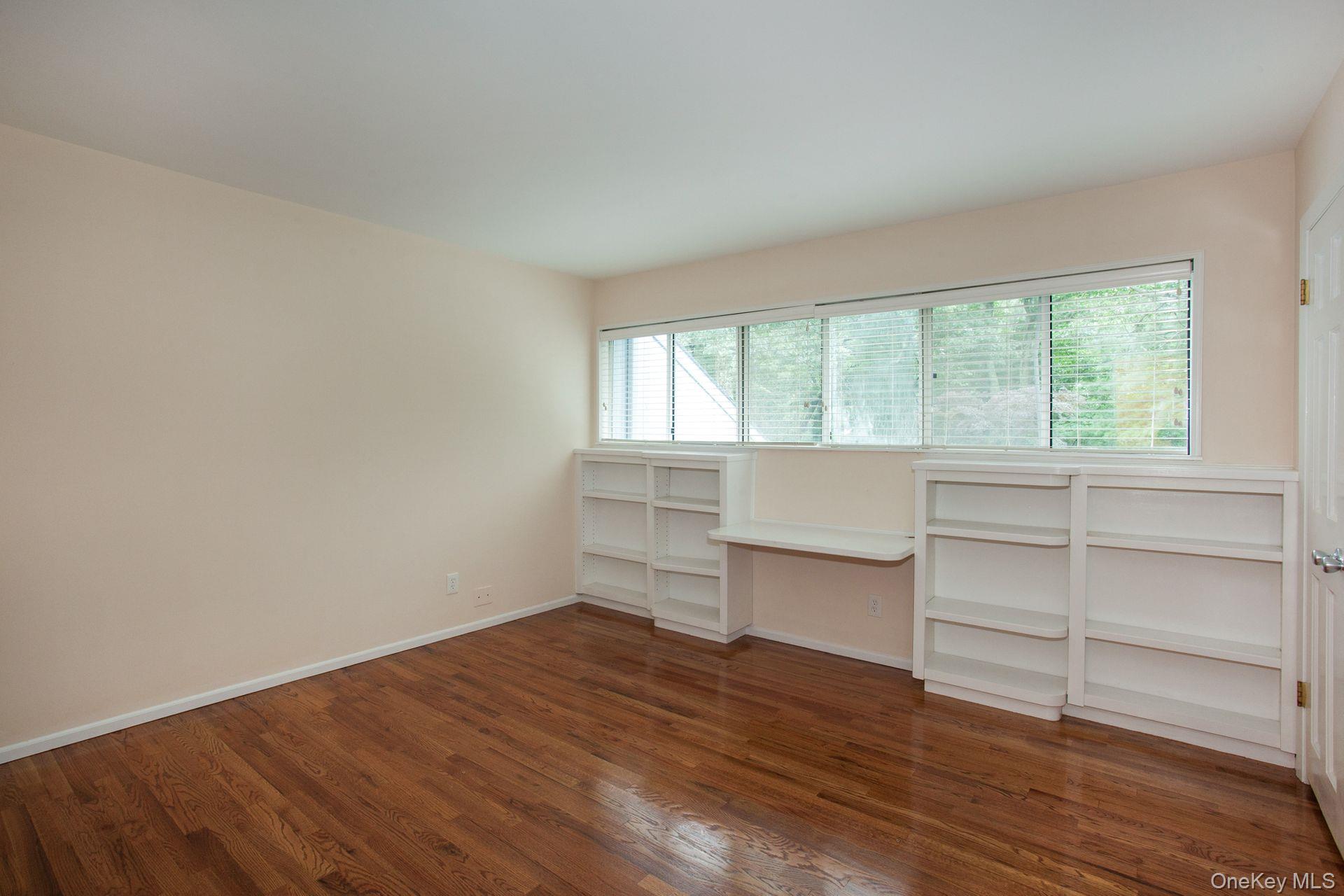 12 North Ridge Road Setauket, NY 11733 - Photo 20 of 34 a view of room and window