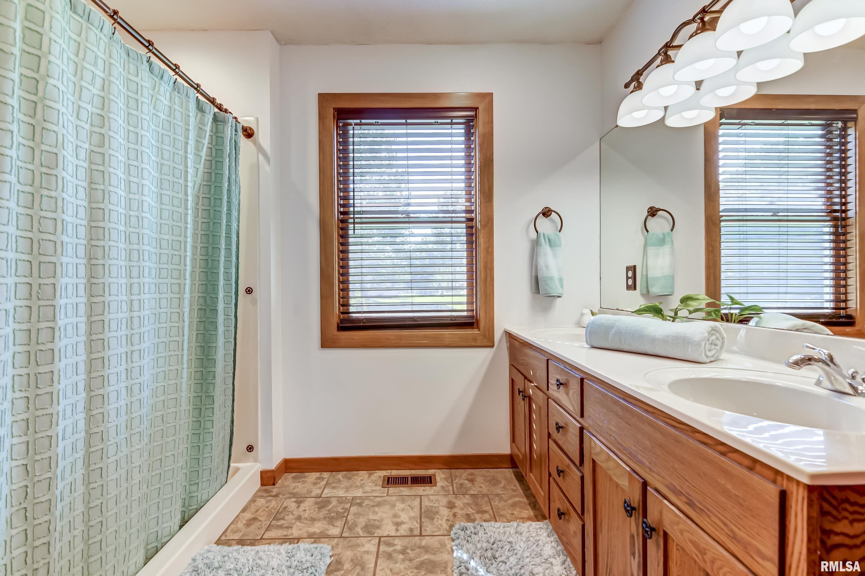 8170 South Vigal Road Pawnee, IL 62558 - Photo 25 of 62
