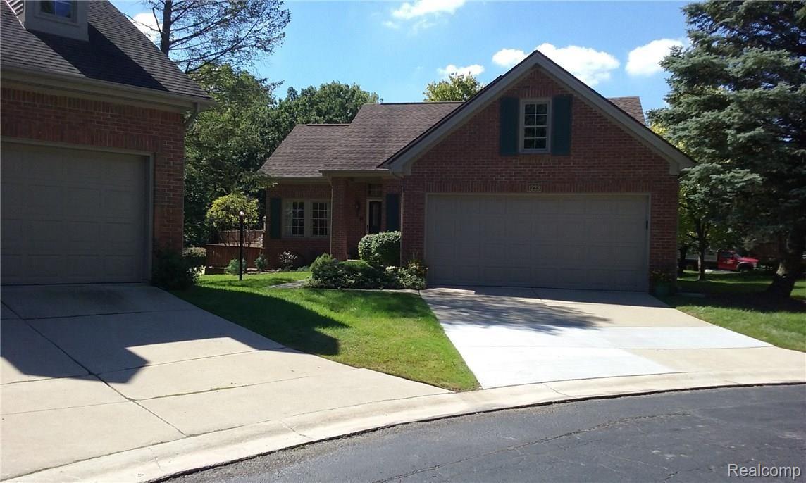 Valley Circle Front of Home 1.jpg