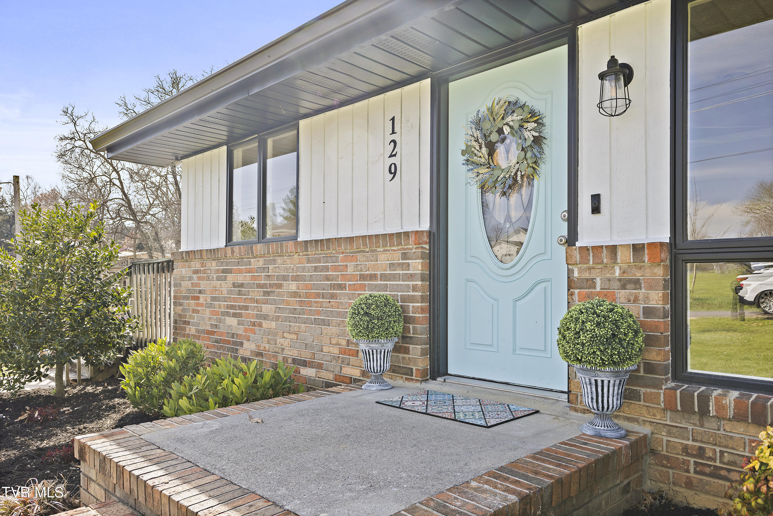 129 Lake Drive Gray, TN 37615 - Photo 2 of 39 128A8938