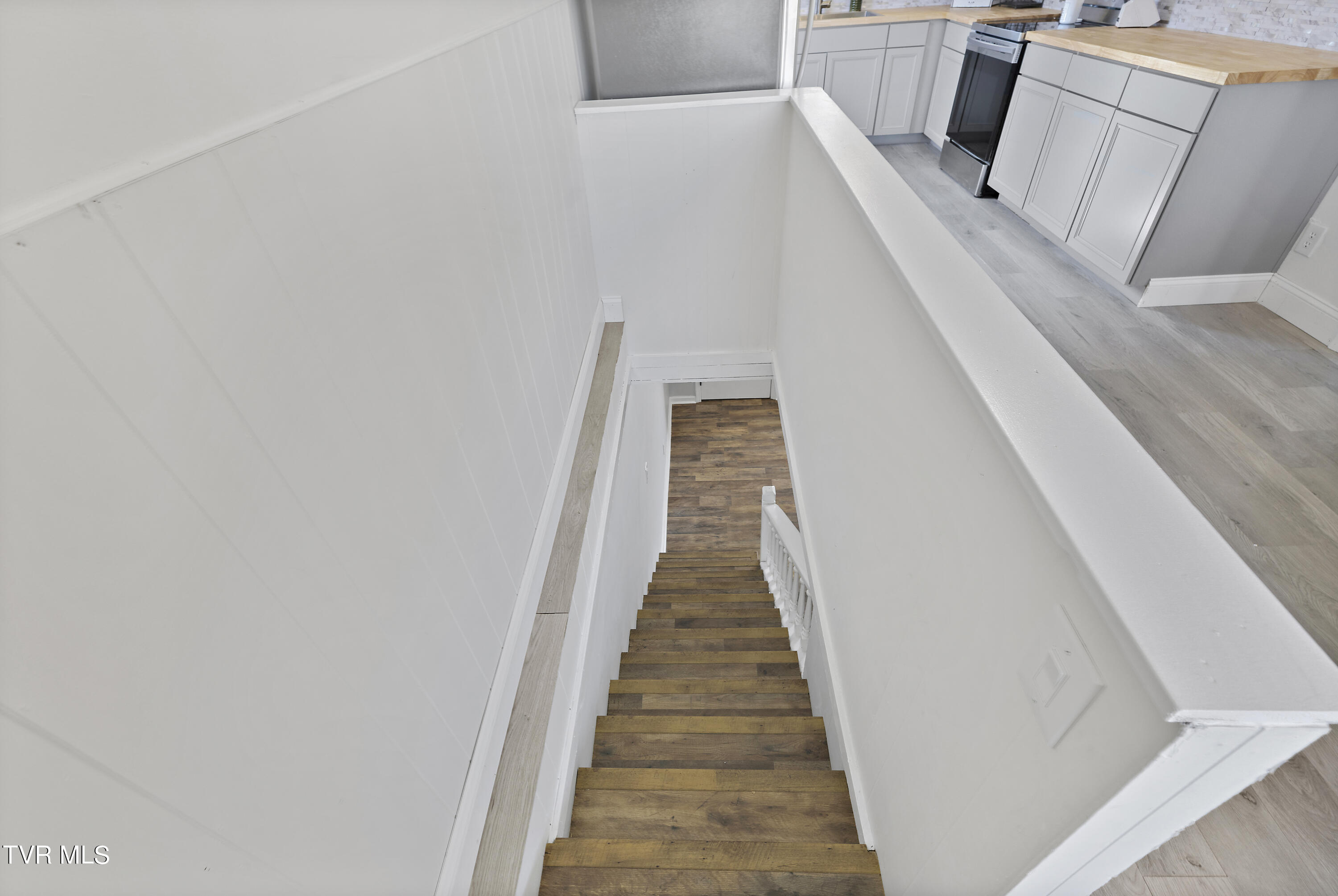 129 Lake Drive Gray, TN 37615 - Photo 25 of 39 128A8995