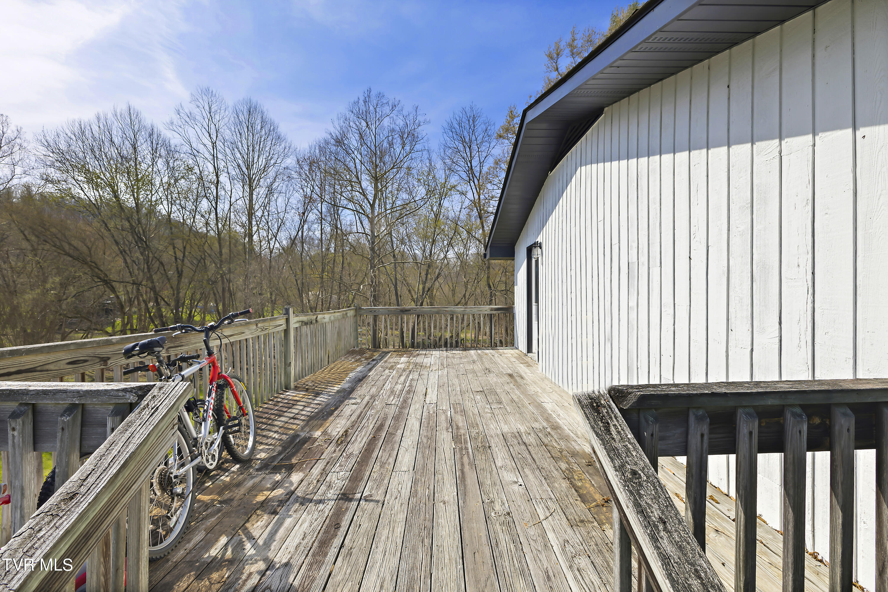 129 Lake Drive Gray, TN 37615 - Photo 5 of 39 128A8914