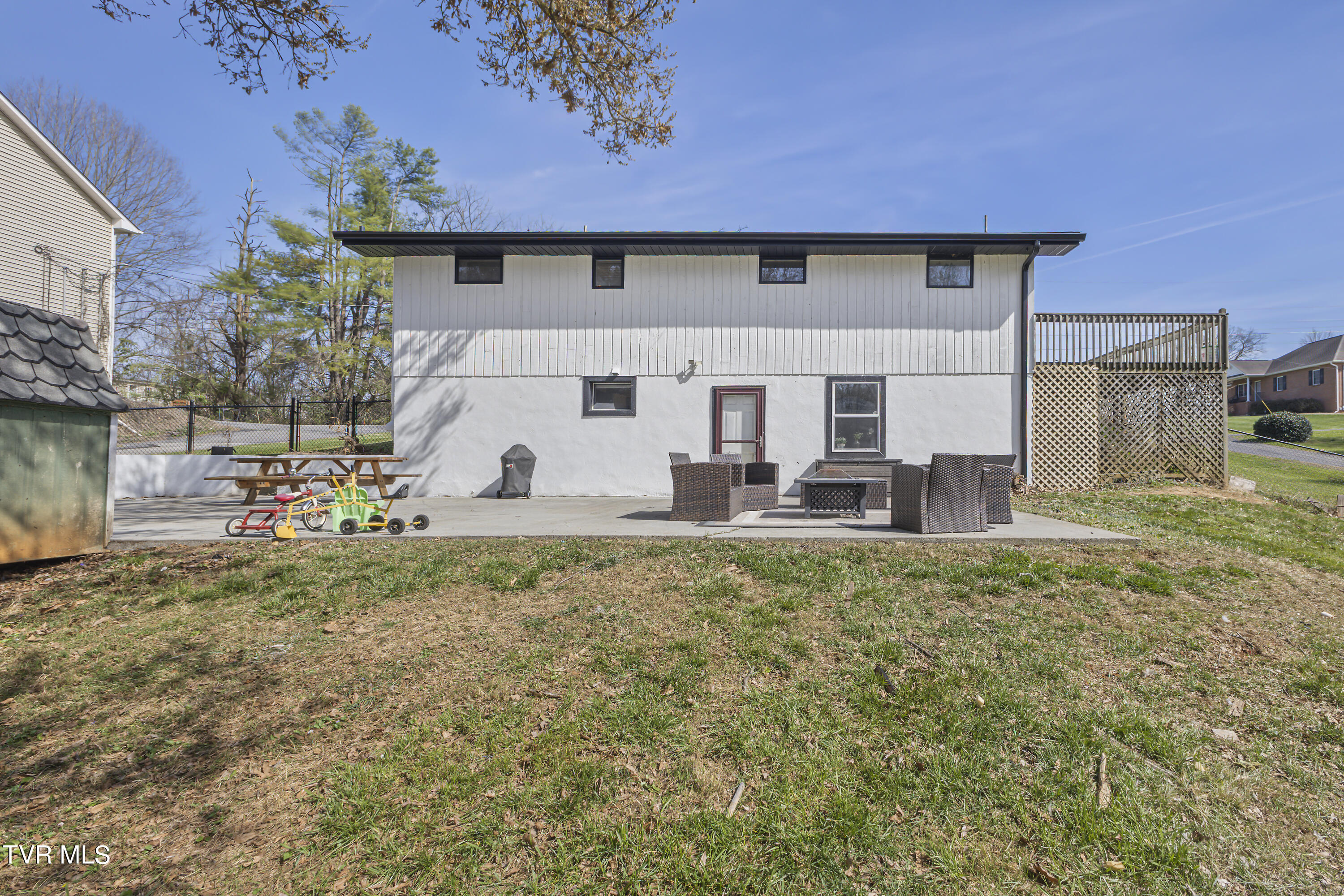 129 Lake Drive Gray, TN 37615 - Photo 7 of 39 128A8923