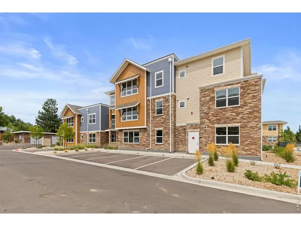 $575,000 | 290 South Cherrywood Drive, Unit 101, Lafayette, CO 80026