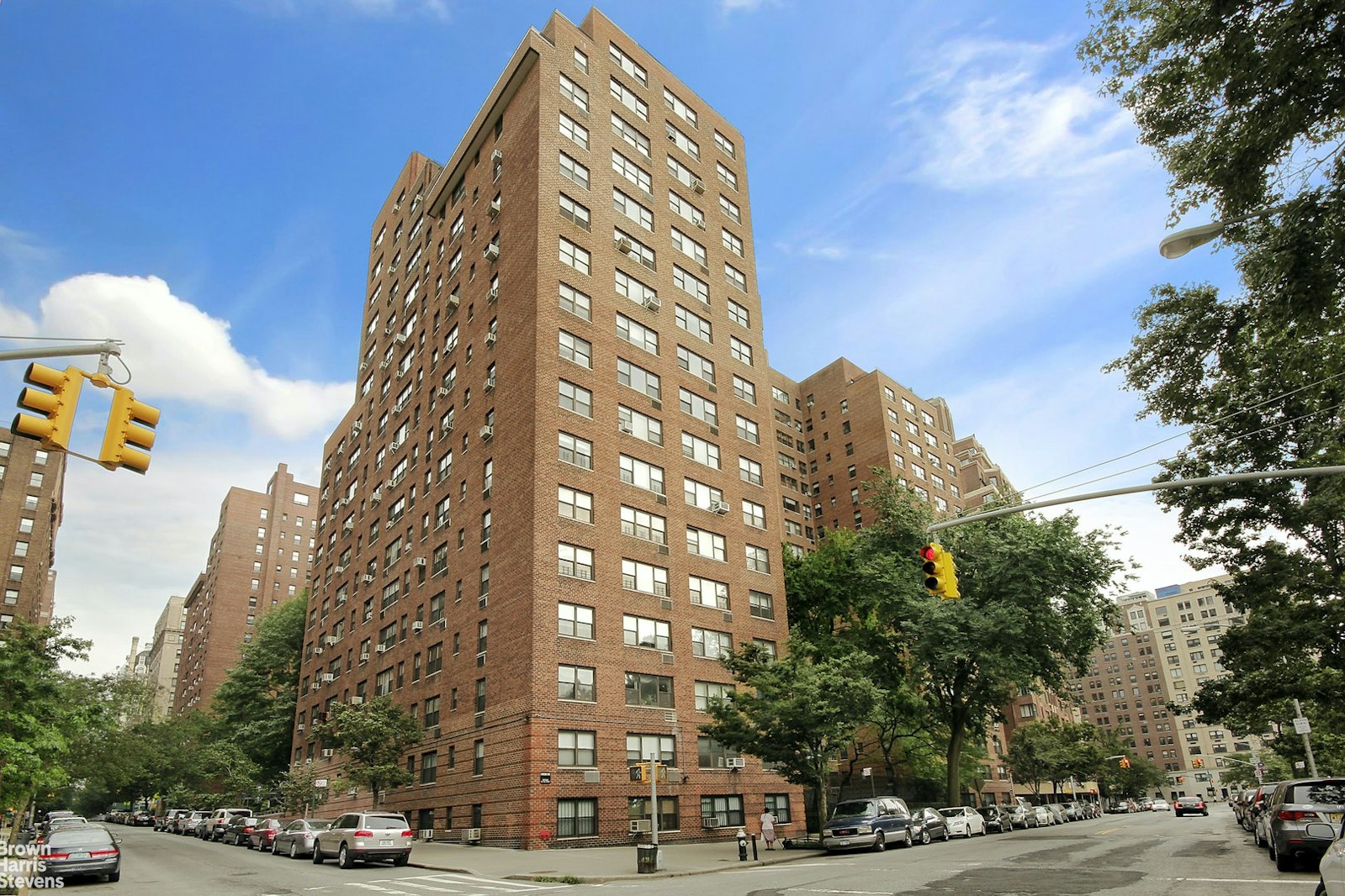 11 Riverside Drive, Unit 11VE Manhattan, NY 10023 - Photo 13 of 14 a view of a city