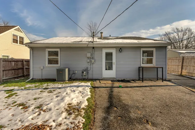 $210,000 | 714 Juniper Road, Valparaiso, IN 46385