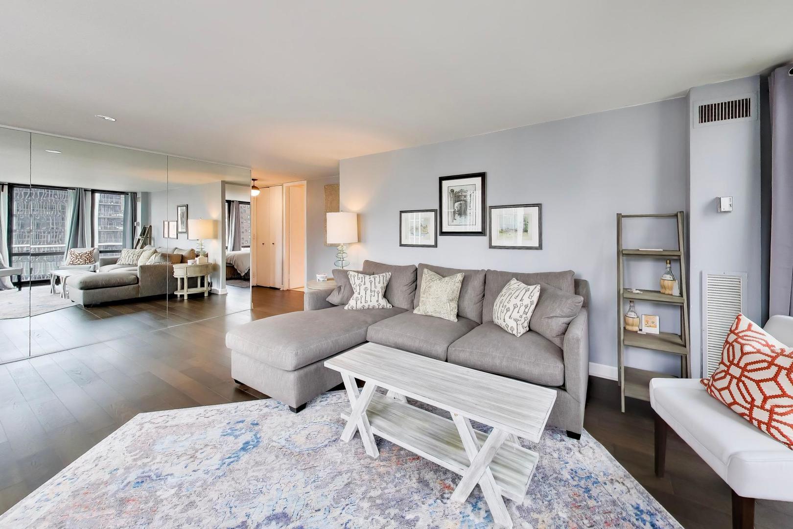 1 East Scott Street, Unit 1609 Chicago, IL 60610 - Photo 4 of 31