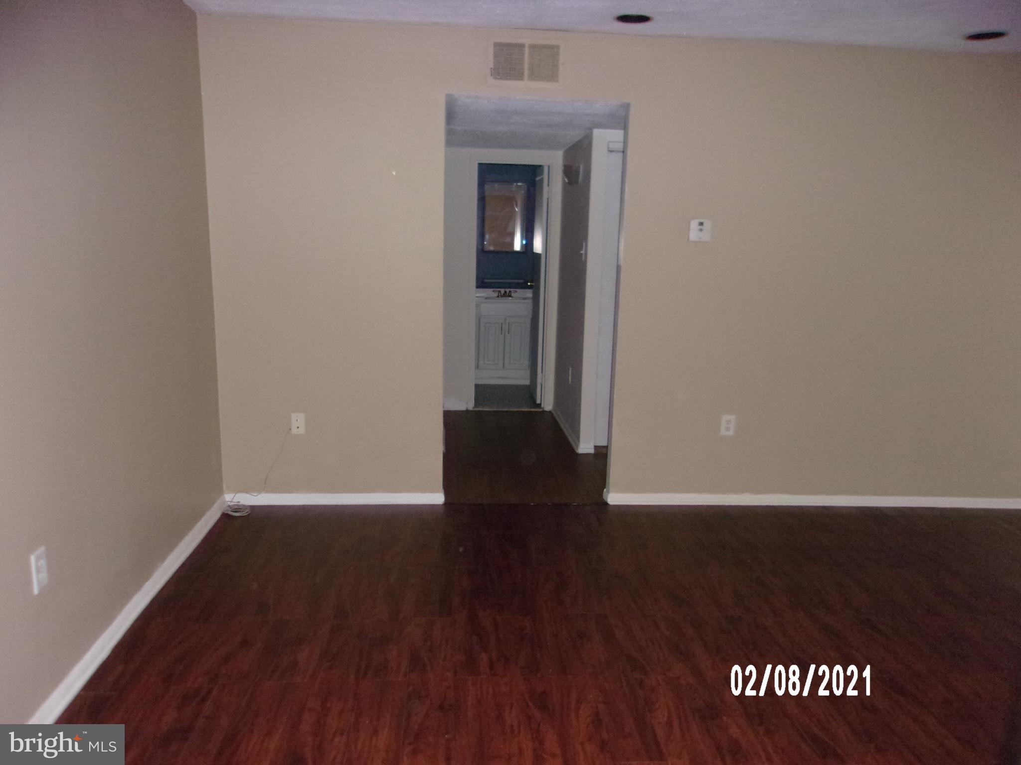 280 Bridgewater Road, Unit B16 Brookhaven, PA 19015 - Photo 12 of 33 Living room