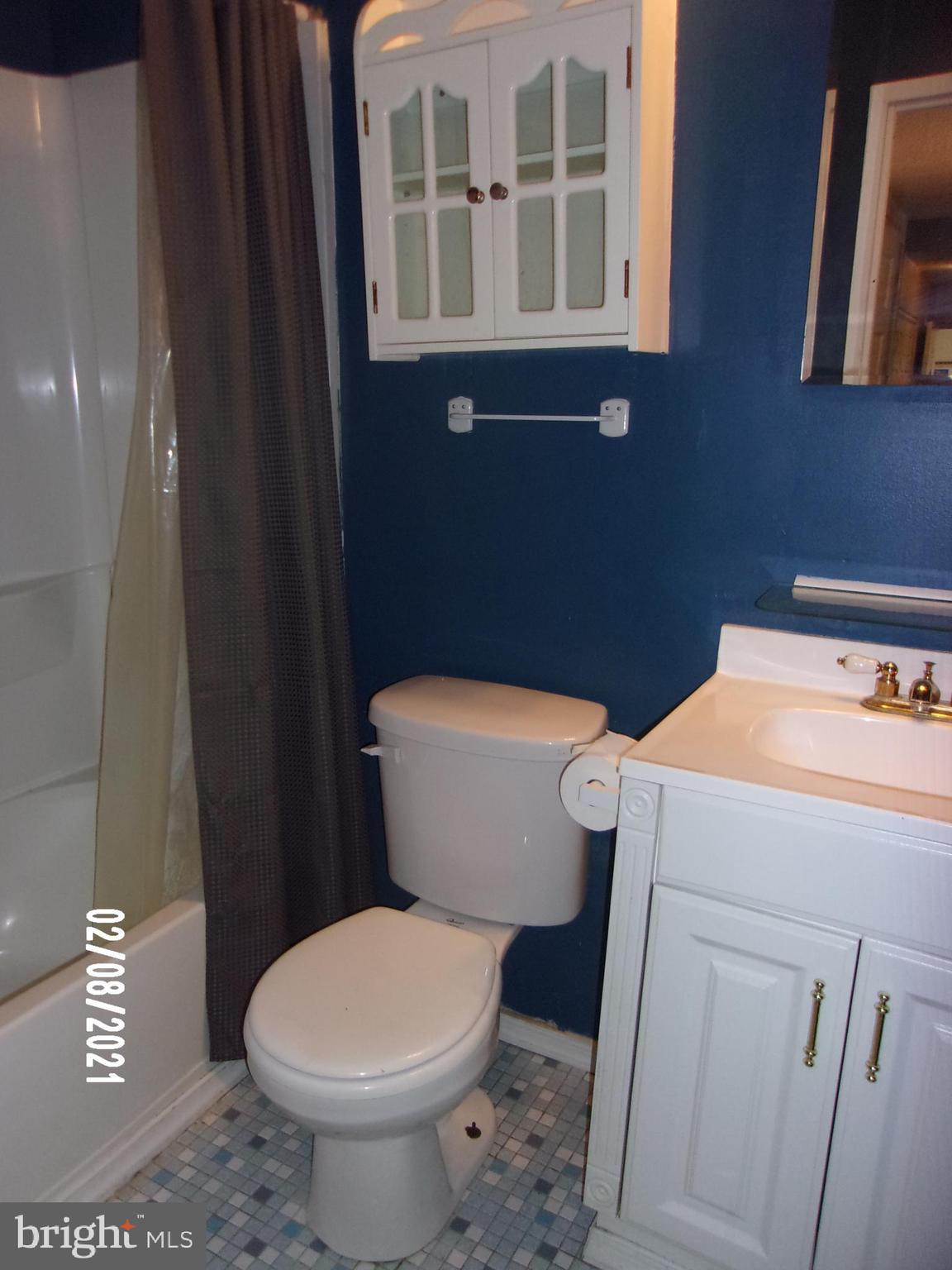 280 Bridgewater Road, Unit B16 Brookhaven, PA 19015 - Photo 19 of 33 Bathroom