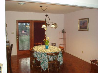 4265 Mountain Road Slatington, PA 18080 - Photo 4 of 10 Dining room
