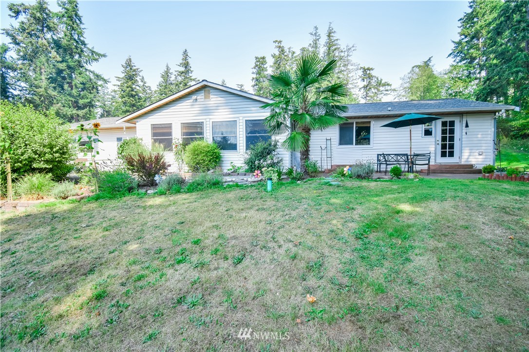 945 East Crescent Harbor Road Oak Harbor, WA 98277 - Photo 1 of 32 Gallery Image 1
