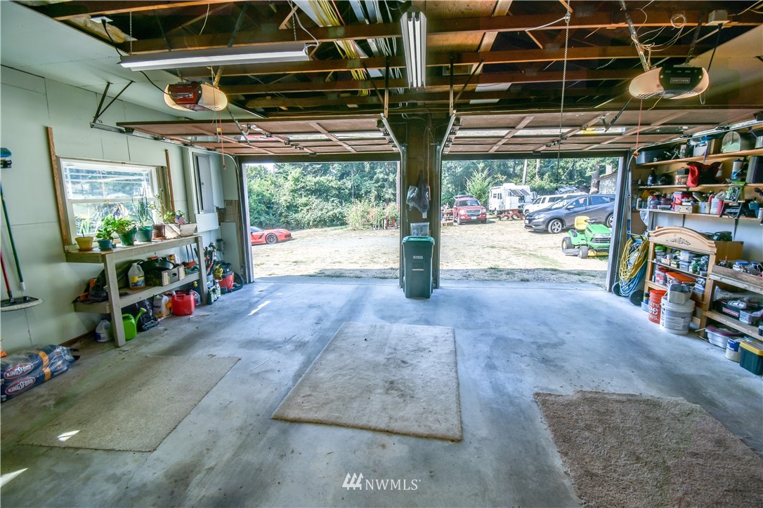 945 East Crescent Harbor Road Oak Harbor, WA 98277 - Photo 20 of 32 Gallery Image 20