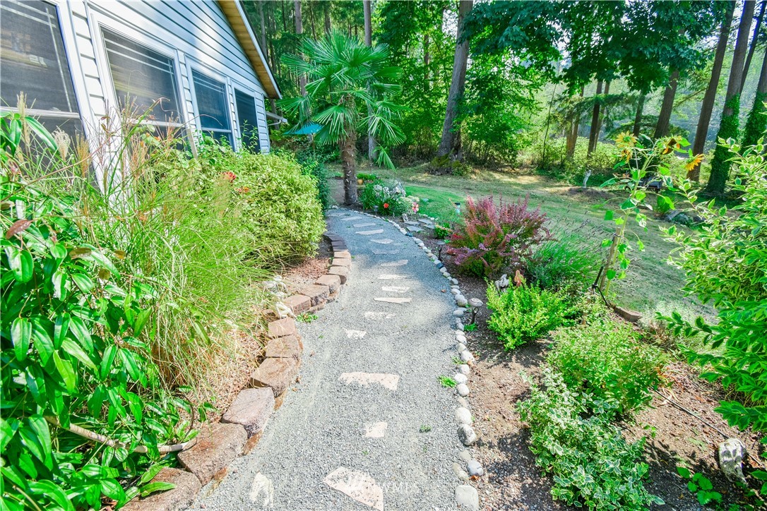 945 East Crescent Harbor Road Oak Harbor, WA 98277 - Photo 21 of 32 Gallery Image 21