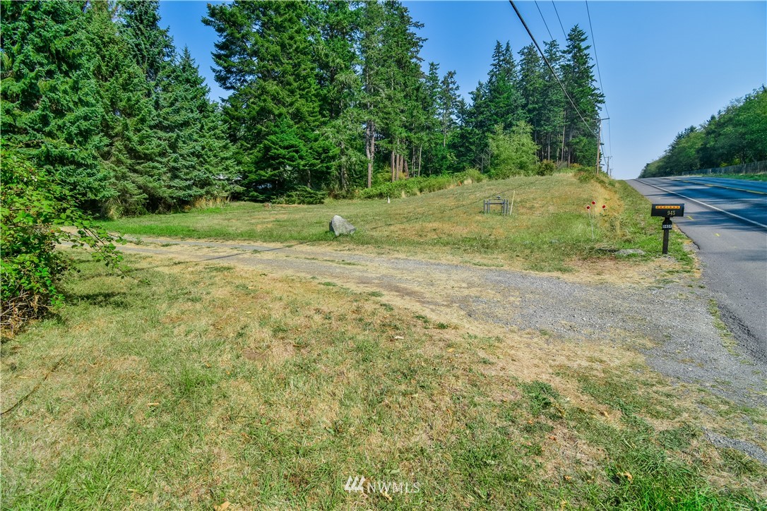 945 East Crescent Harbor Road Oak Harbor, WA 98277 - Photo 26 of 32 Gallery Image 26