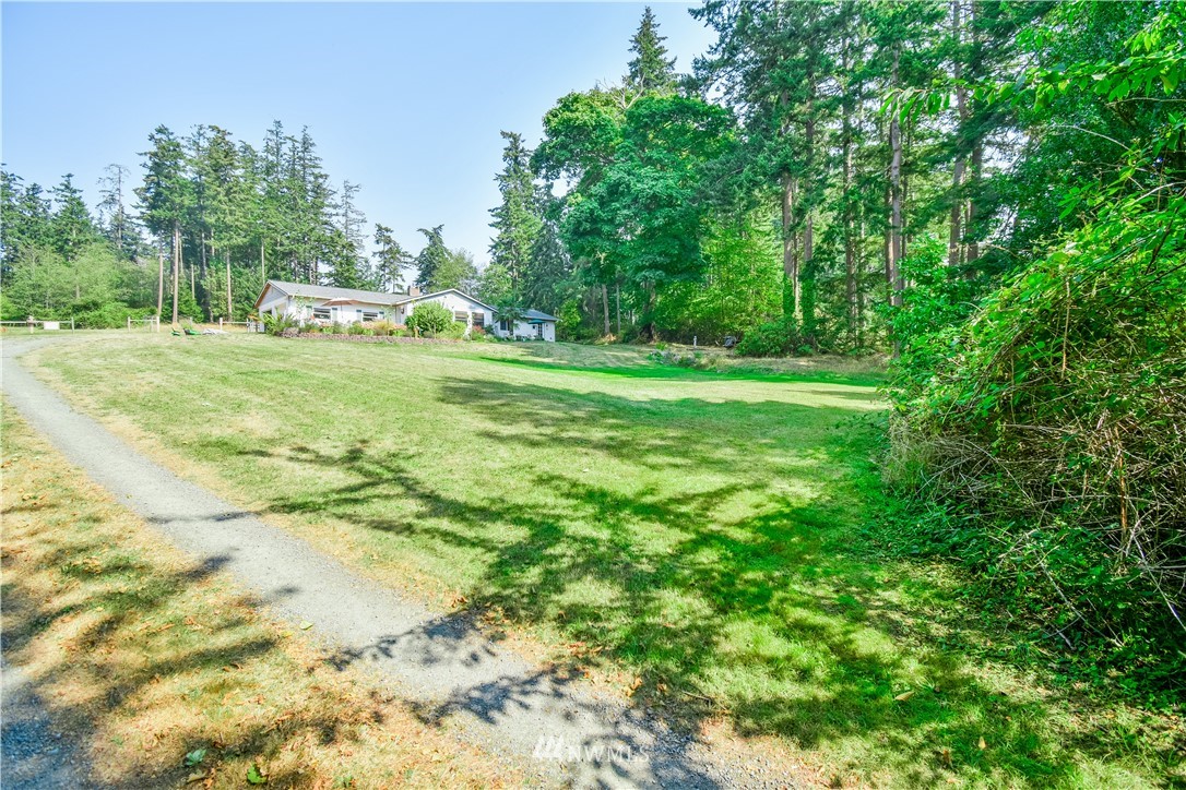 945 East Crescent Harbor Road Oak Harbor, WA 98277 - Photo 29 of 32 Gallery Image 29