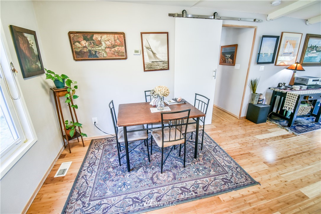 945 East Crescent Harbor Road Oak Harbor, WA 98277 - Photo 8 of 32 Gallery Image 8