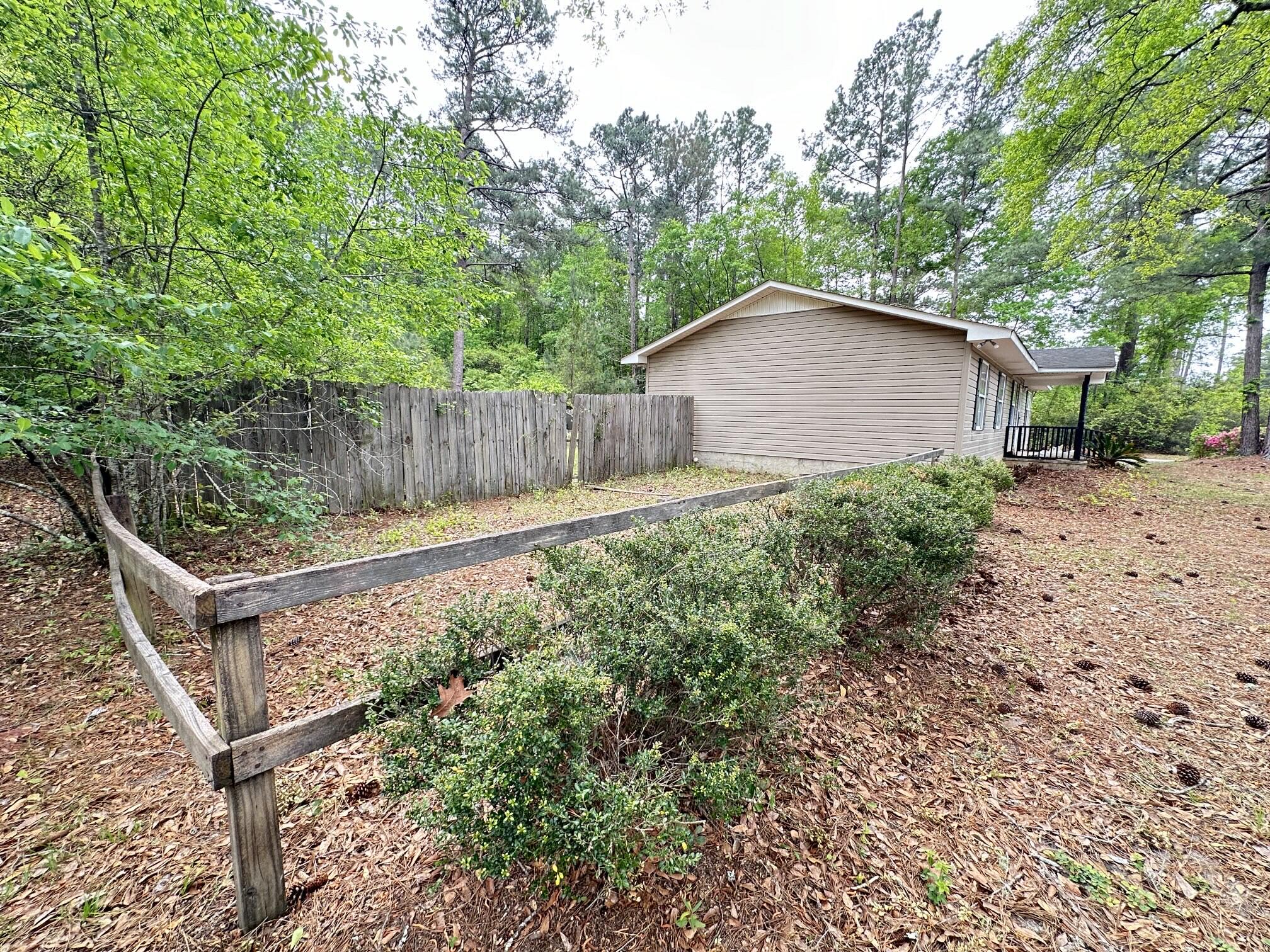 200 Fox Field Road Walterboro, SC 29488 - Photo 3 of 12 IMG_4202