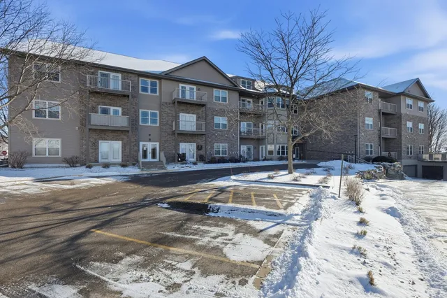$325,000 | 6701 Fairhaven Road, Unit 305, Madison, WI 53719