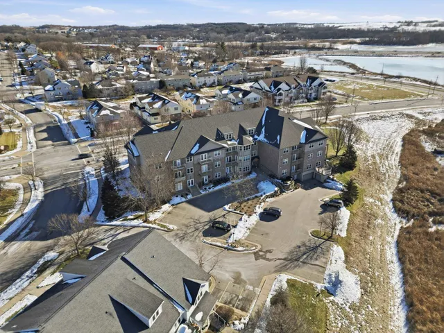 $325,000 | 6701 Fairhaven Road, Unit 305, Madison, WI 53719